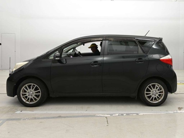 Toyota RACTIS 2011 7655710-4