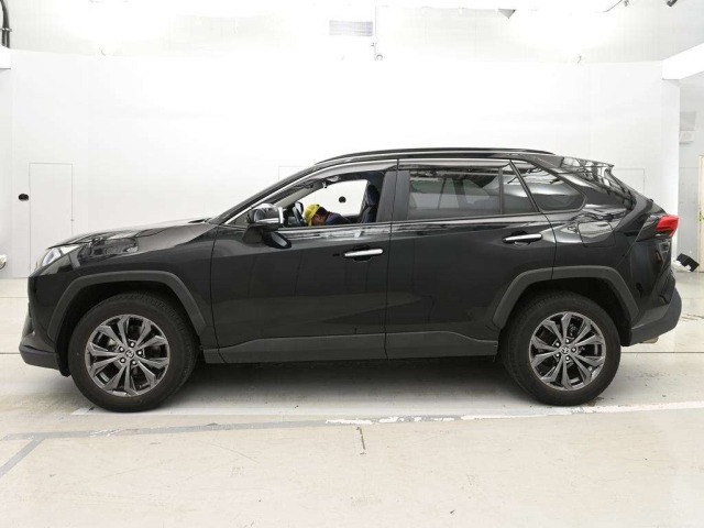 Toyota RAV4 2023 7653543-4