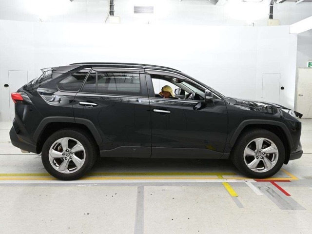 Toyota RAV4 2020 7653558-3