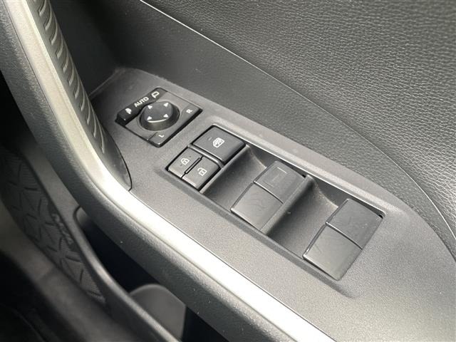 Toyota RAV4 2021 7654483-9