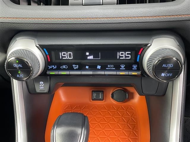 Toyota RAV4 2021 7654526-11