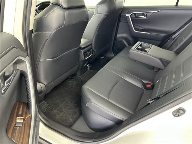 Toyota RAV4 2021 7654810-9