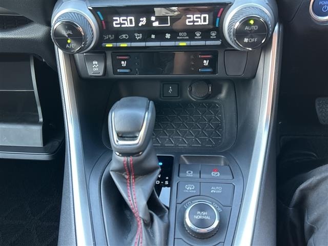Toyota RAV4 2021 7654826-3