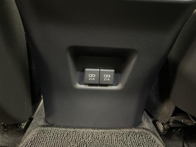 Toyota RAV4 2021 7654924-10
