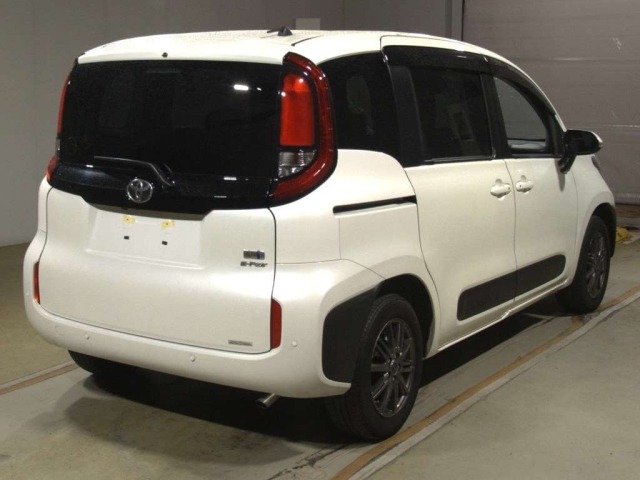 Toyota SIENTA 2024 7657509-1