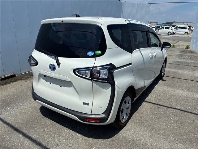 Toyota SIENTA 2021 7657546-9