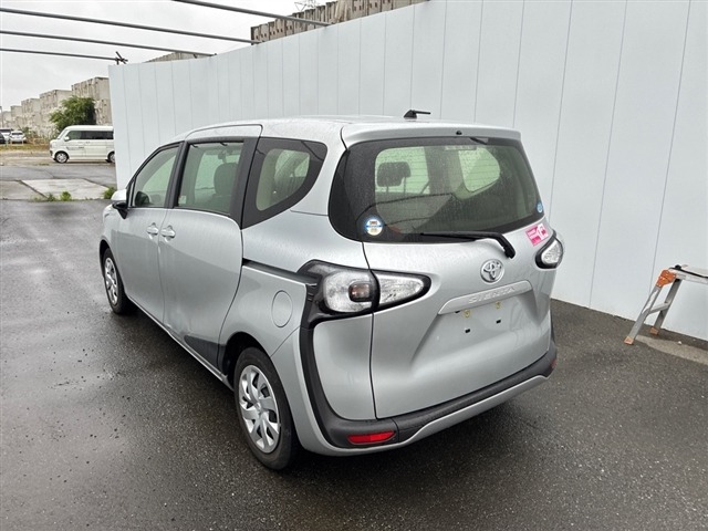 Toyota SIENTA 2018 7657547-1