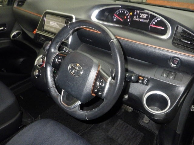 Toyota SIENTA 2015 7657560-3