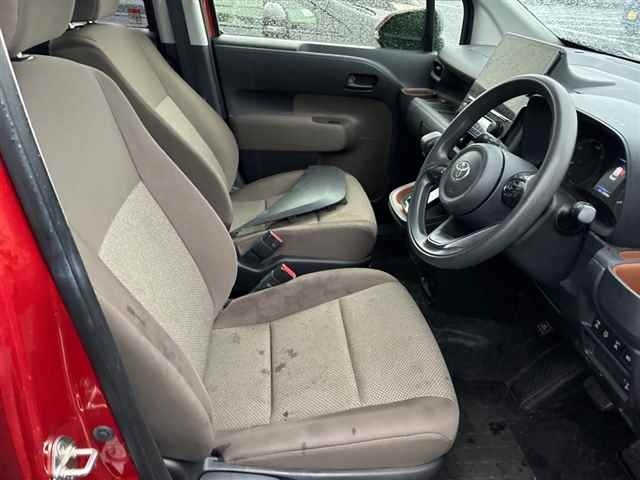Toyota SIENTA 2024 7657592-7