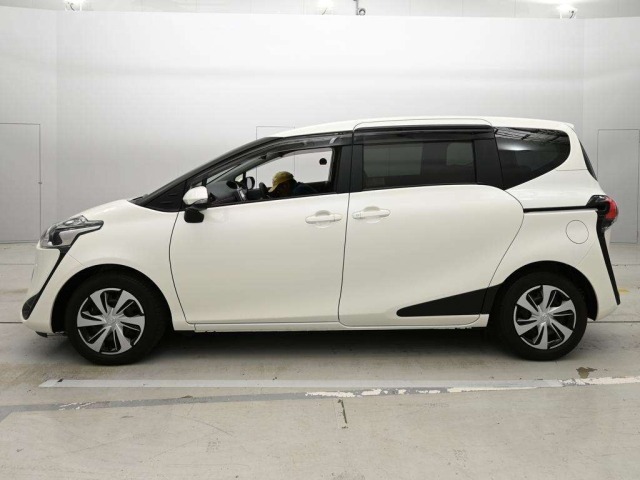 Toyota SIENTA 2022 7657601-4