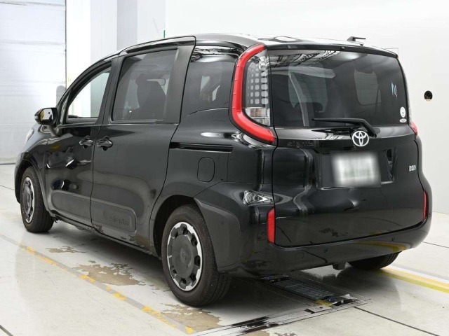 Toyota SIENTA 2022 7657604-6