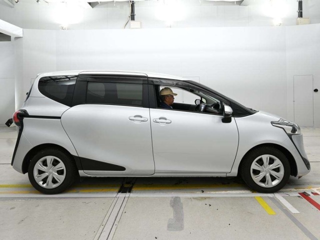 Toyota SIENTA 2019 7657605-3