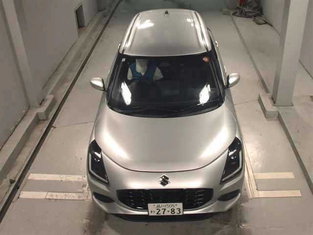 Suzuki SWIFT 2024 7658496-6