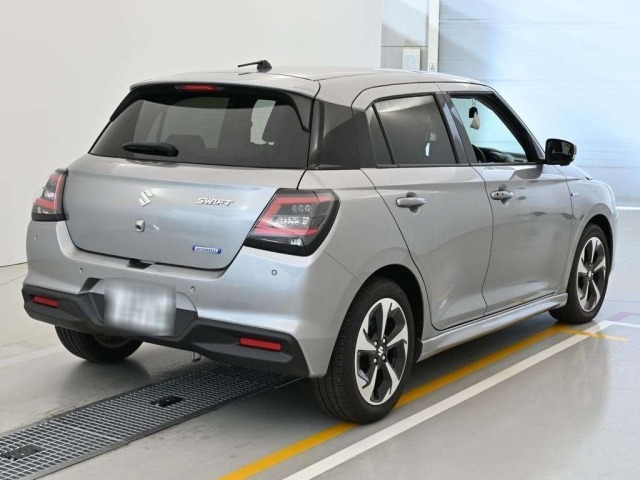 Suzuki SWIFT 2024 7658533-1