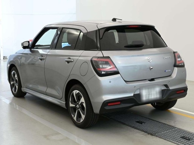 Suzuki SWIFT 2024 7658533-6