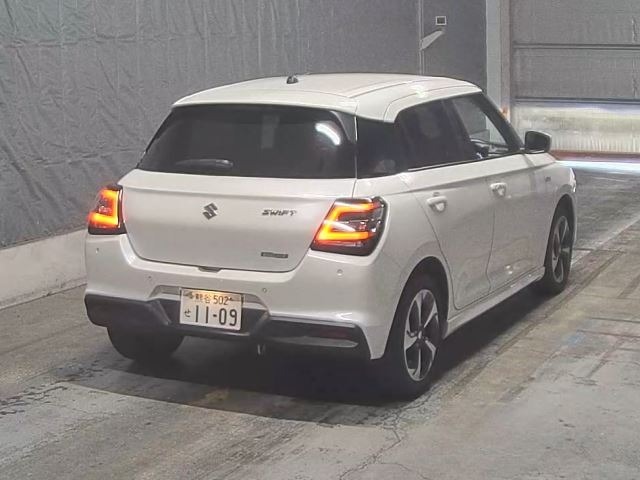 Suzuki SWIFT 2024 7658534-1