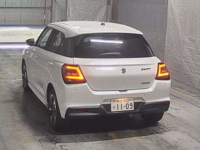 Suzuki SWIFT 2024 7658534-8