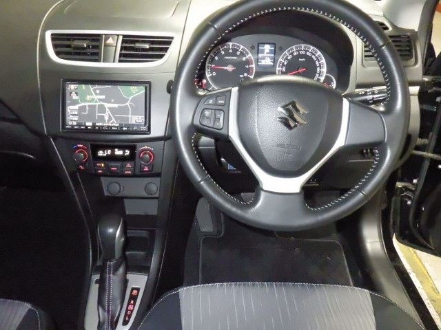 Suzuki SWIFT 2012 7658536-4