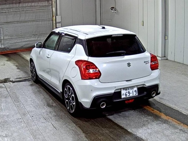 Suzuki SWIFT 2024 7658537-1