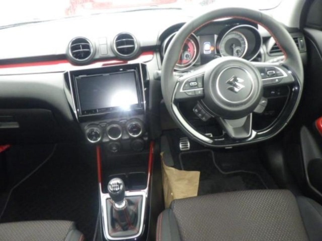 Suzuki SWIFT 2024 7658537-3