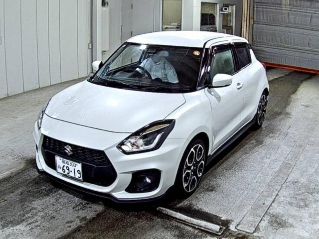 Suzuki SWIFT 2024 7658537-4