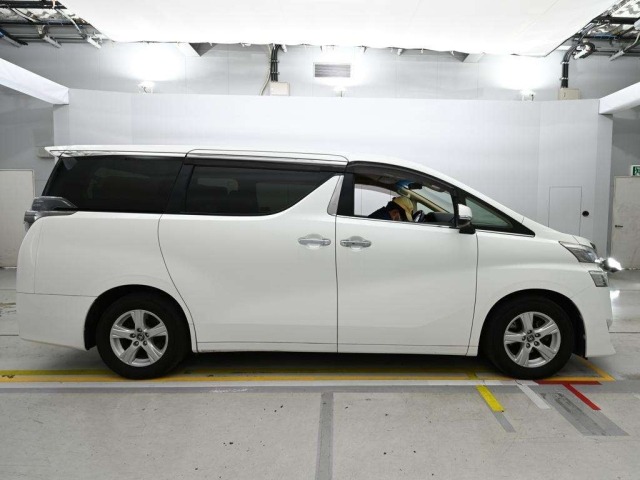 Toyota VELLFIRE 2018 7657909-3