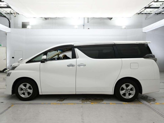 Toyota VELLFIRE 2018 7657909-4