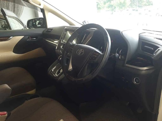 Toyota VELLFIRE 2018 7657909-9