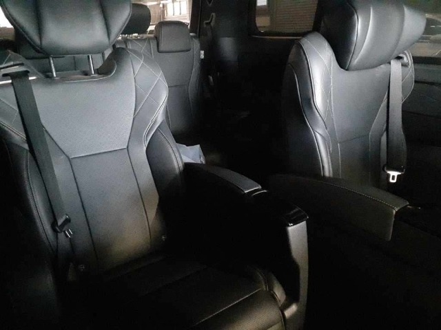 Toyota VELLFIRE 2023 7657910-11