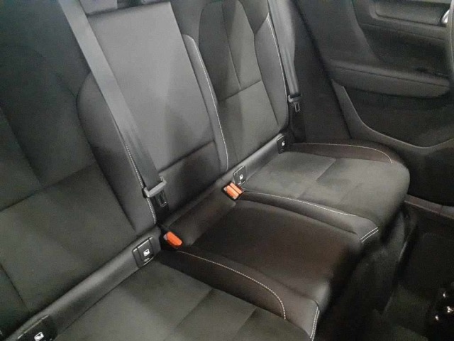 Volvo XC40 2021 7648309-11