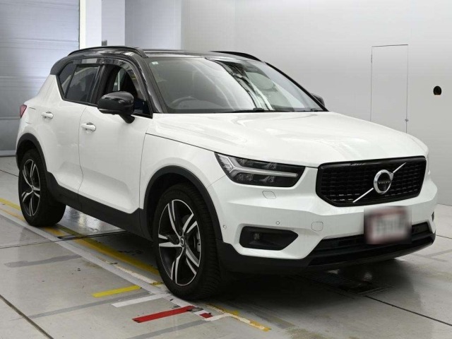Volvo XC40 2021 7648309-5