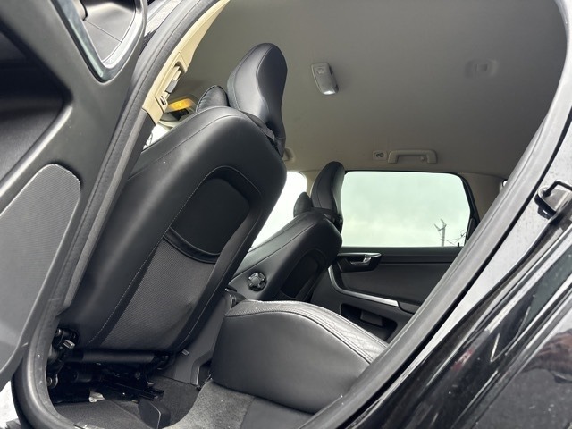 Volvo XC60 2013 7648840-10