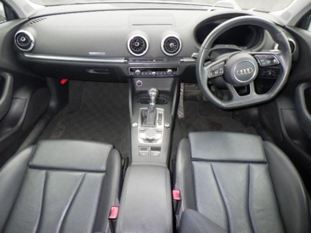 Audi A3 2018 7673429-3
