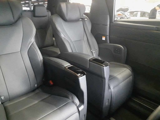 Toyota ALPHARD 2025 7670260-11
