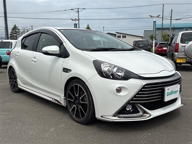 Toyota AQUA 2015 7660470-0