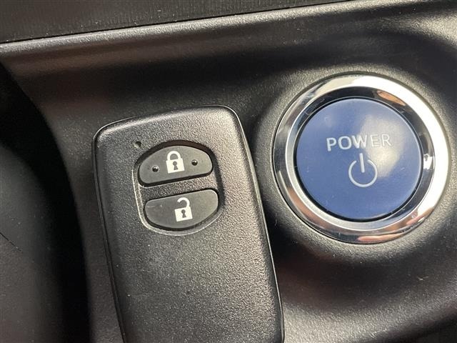 Toyota AQUA 2018 7660614-7