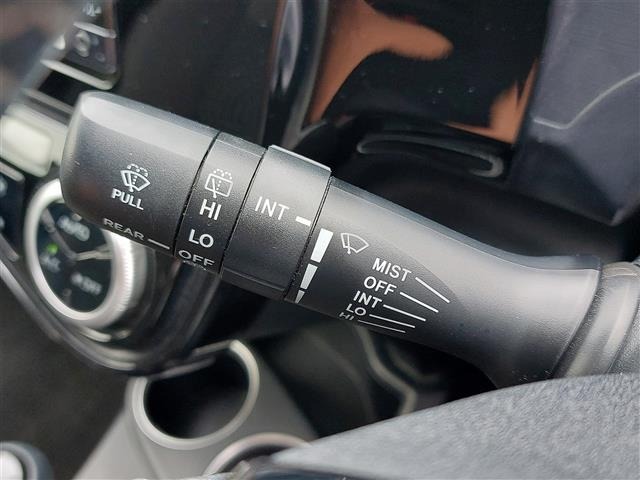 Toyota AQUA 2018 7660621-1