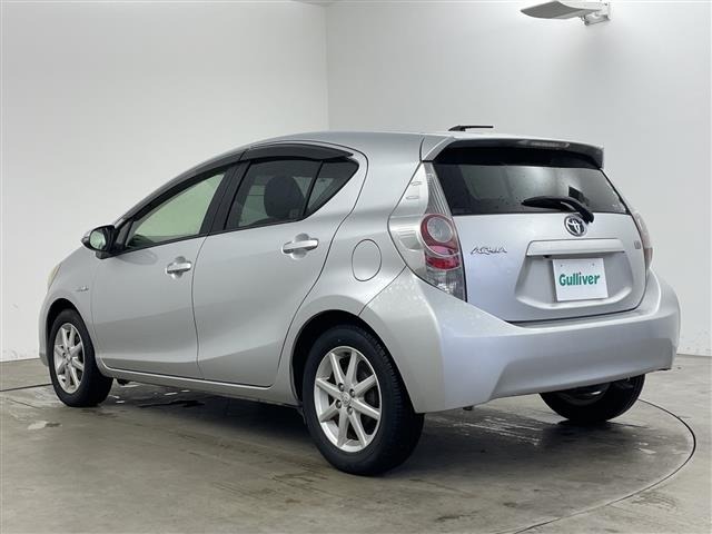 Toyota AQUA 2012 7660712-13