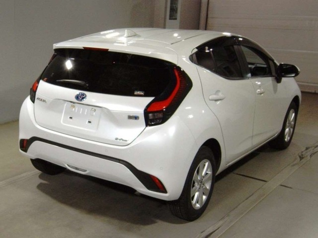 Toyota AQUA 2023 7660741-1