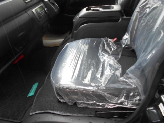 Toyota HIACE VAN 2025 7671008-9