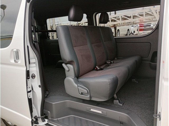Toyota HIACE VAN 2026 7671021-12