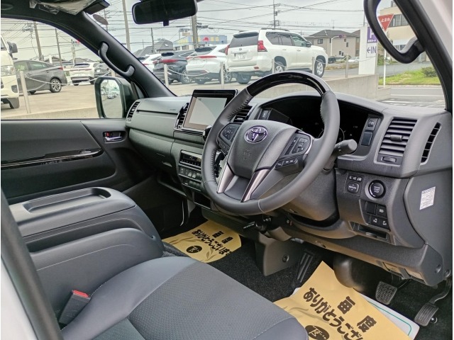 Toyota HIACE VAN 2026 7671021-4
