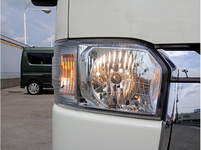 Toyota HIACE VAN 2023 7671022-20