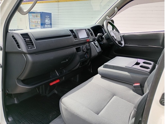 Toyota HIACE VAN 2023 7671022-25