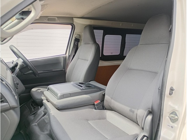 Toyota HIACE VAN 2023 7671022-7