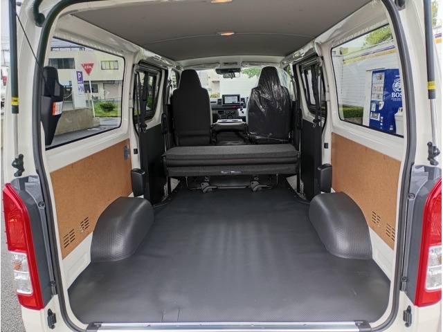 Toyota HIACE VAN 2026 7671023-13