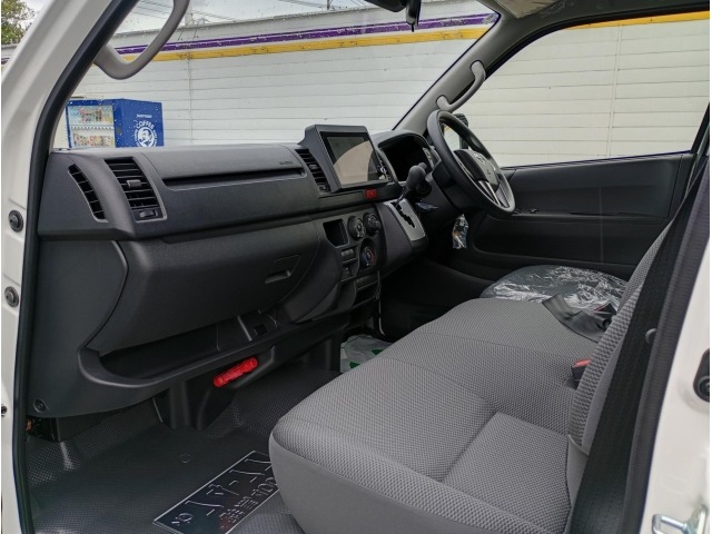 Toyota HIACE VAN 2026 7671023-29
