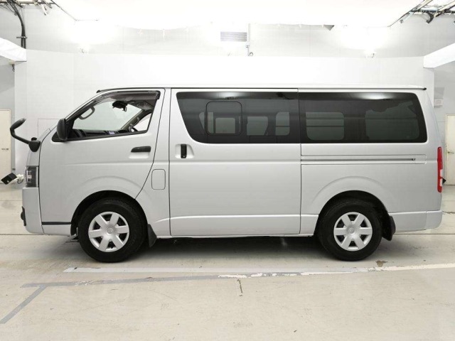 Toyota HIACE VAN 2022 7671031-4