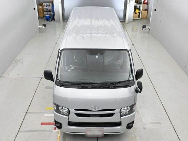 Toyota HIACE VAN 2022 7671031-7