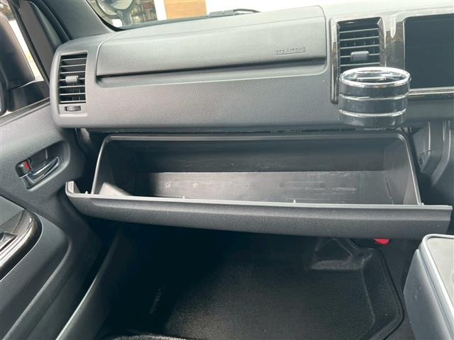 Toyota HIACE VAN 2023 7671288-20